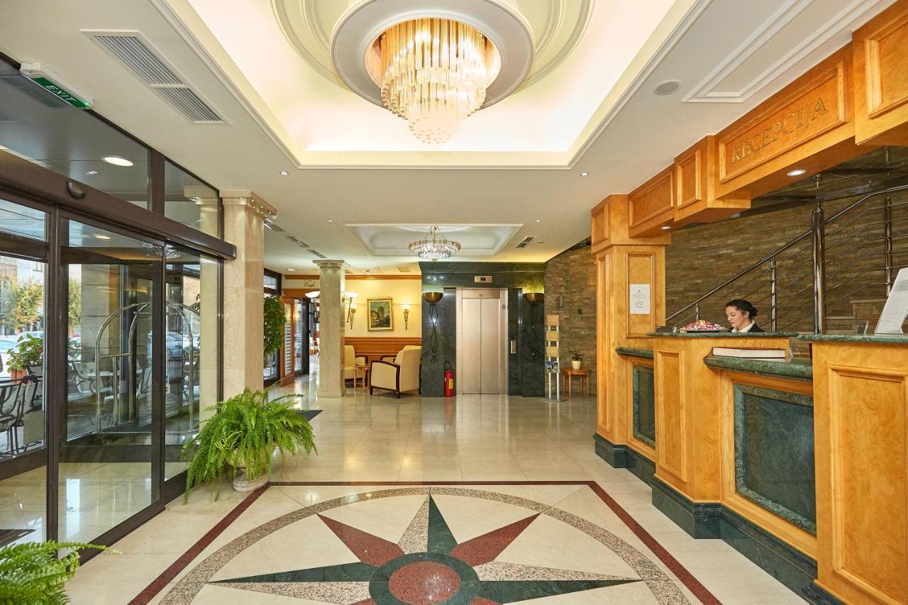 Garni Hotel Master ノヴィ・サド エクステリア 写真