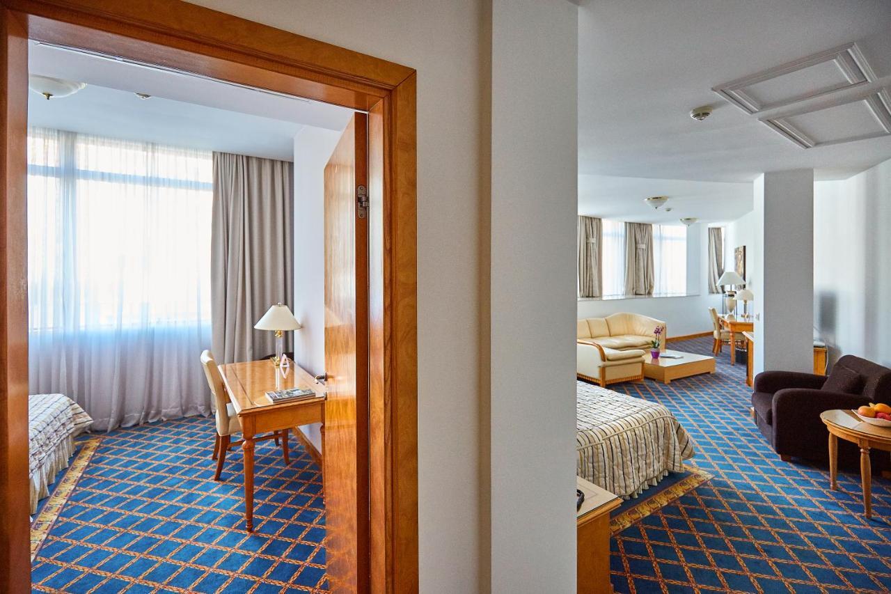Garni Hotel Master ノヴィ・サド エクステリア 写真
