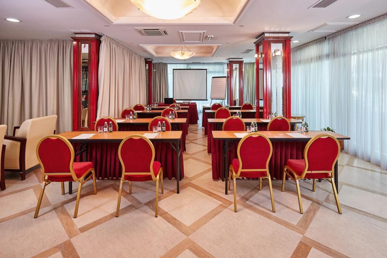 Garni Hotel Master ノヴィ・サド エクステリア 写真