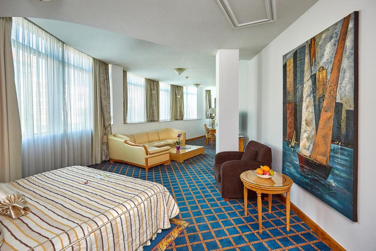 Garni Hotel Master ノヴィ・サド エクステリア 写真