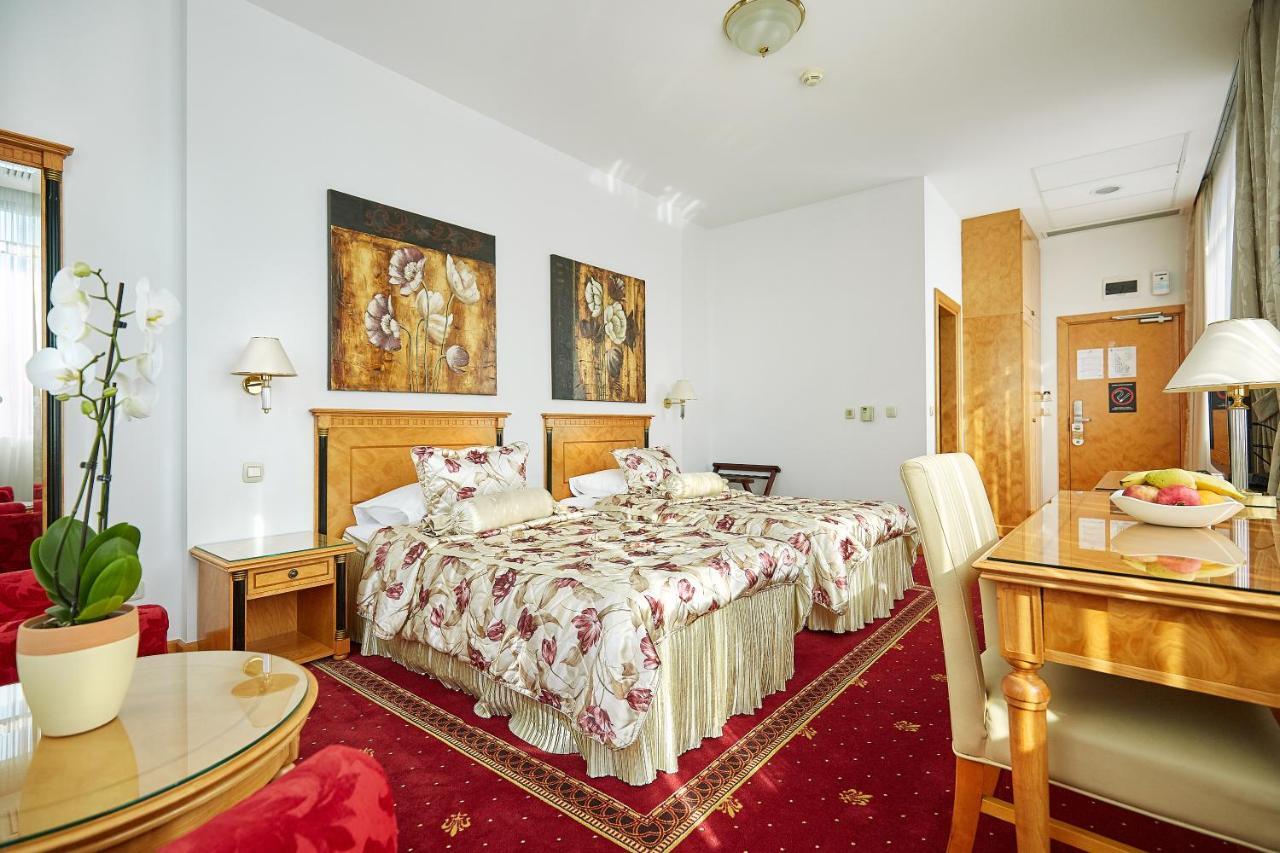 Garni Hotel Master ノヴィ・サド エクステリア 写真