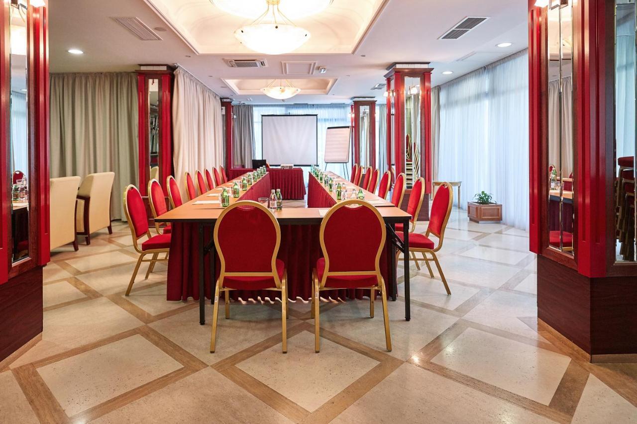 Garni Hotel Master ノヴィ・サド エクステリア 写真