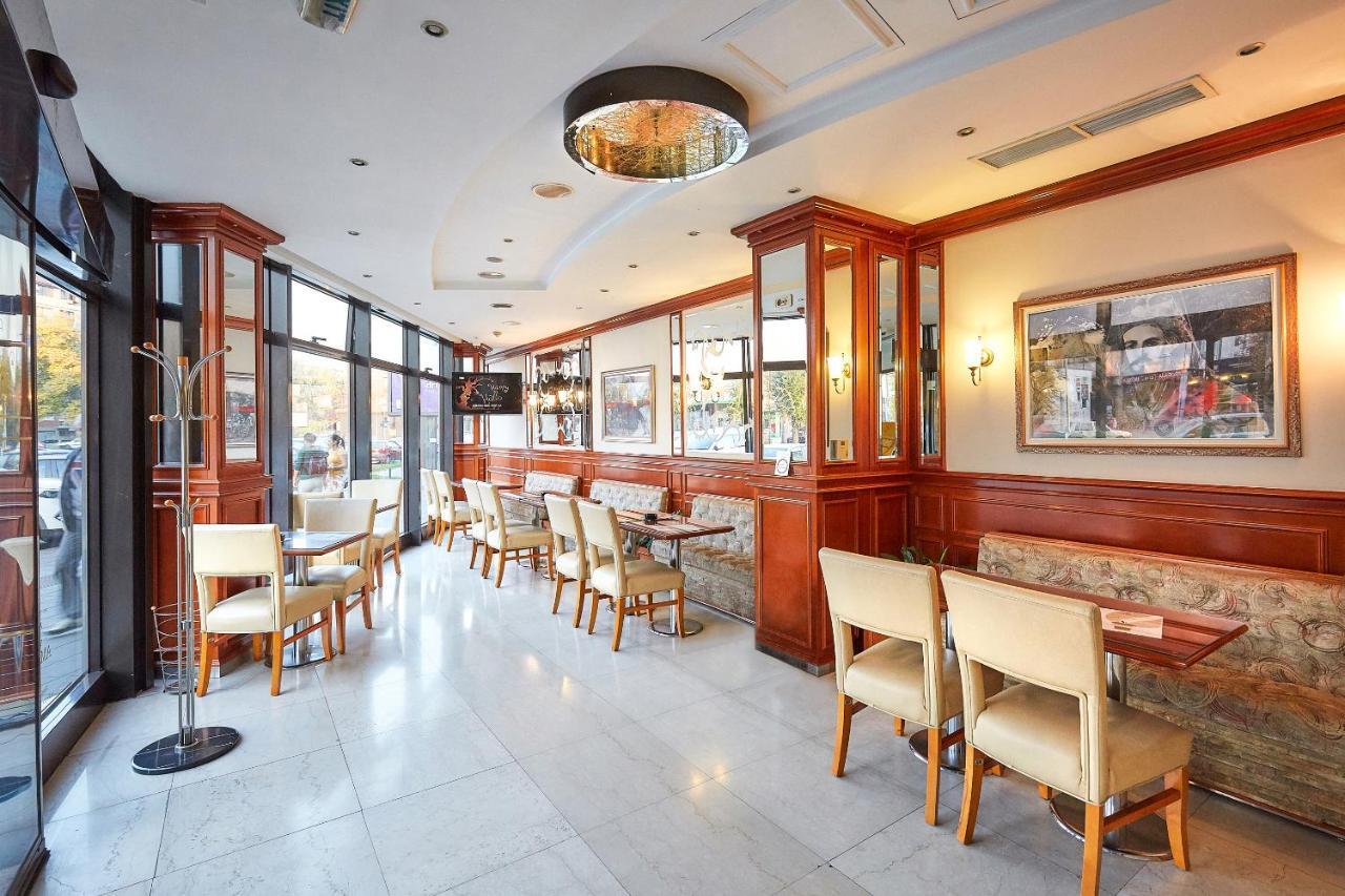 Garni Hotel Master ノヴィ・サド エクステリア 写真
